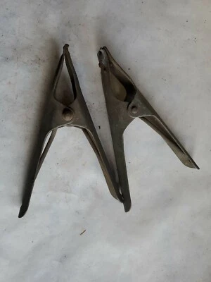 2 pcs. Vintage Pony 1-1/2" Spring Clamp's No. 3202 - Image 1 of 4