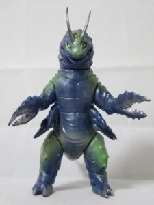 Bearmodel Rare Sasoringa Soft Vinyl Figure Silver Kamen Monster Kaiju Sofubi - Picture 1 of 20