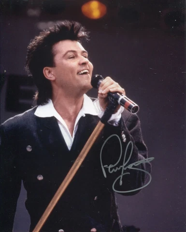 Wherever I Lay My Hat  NO PARLEZ Pop/Soul star PAUL YOUNG signed 8x10 photo Cover