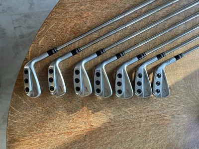 Hierros Edel SMS 4-PW KBS Tour X 130 empuñaduras golf Pride AlignMax tamaño mediano apenas uso Foto 1 de 4