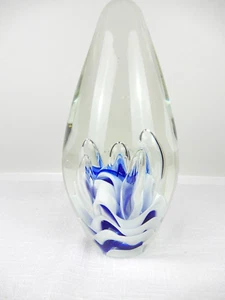 Pisapapeles lágrima soplado a mano vidrio artístico burbujas controladas azul y blanco 8" - Imagen 1 de 9