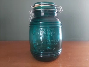 Cracker barrel Style 1.5 Quart Jar Canister Bail Wire Lid Green Glass - Picture 1 of 5