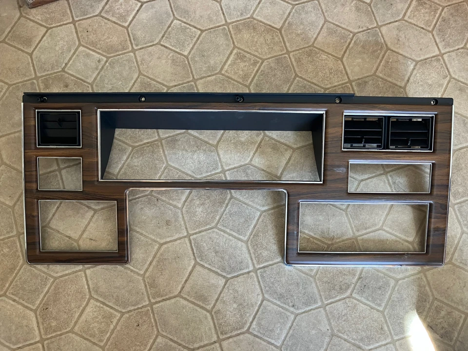 Panel de placa frontal de tablero Dodge Dynasty 1988-1993 Foto 1 de 1