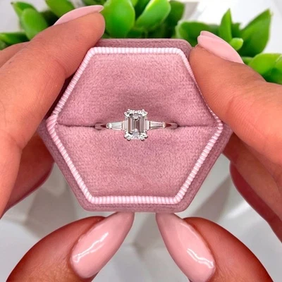 Engagement Ring Diamond Lab Grown Emerald 1.2 Carat IGI Certified 18k White Gold - Image 1 of 4