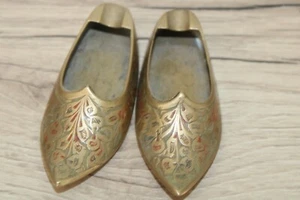 Pair Of Vintage Ornate Brass Shoe Ashtray - Picture 1 of 8