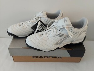 women's diadora soccer shoes