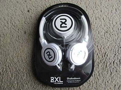New Skullcandy 2XL Shakedown Headphone with Full Suspension X5SHFZ-819 (White) - Image 1 of 3