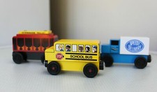 3 x MR. ROGERS COLLECTIBLE WOODEN TOYS TROLLEYS NEIGHBOURHOOD SCHOOL BUS TRUCK