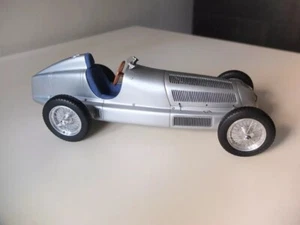 CMC 1934 Mercedes-Benz W25 M-033 1/18 - Picture 1 of 9