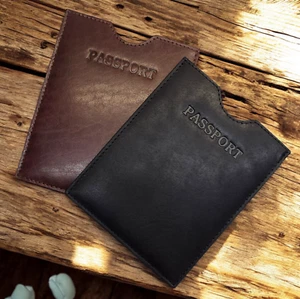 Nuevo Premium Cuero Genuino Pasaporte Cubierta Soporte Viaje Billetera Bolsa RFID Seguro - Imagen 1 de 48