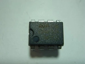 VIPER12A Switching Controller DIL8 #21-4A4 - Picture 1 of 1