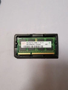 HMT125S6AFP8C-G7 GENUINE HYNIX LAPTOP MEMORY 2GB 2RX8-PV3-8500S-7-10-F1 - Picture 1 of 1