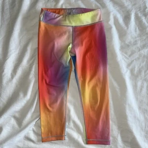 ATHLETA GIRL Size 8/10 Rainbow Watercolor Cropped Exercise Leggings Chit Chat - Picture 1 of 4