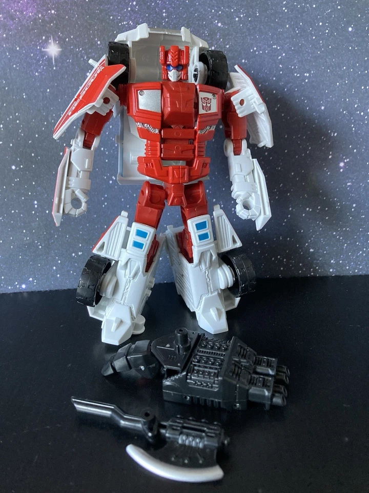 Hasbro Transformers Combiner Wars First Aid Deluxe Class Figure Defensor CW G1 - Image 1 of 4