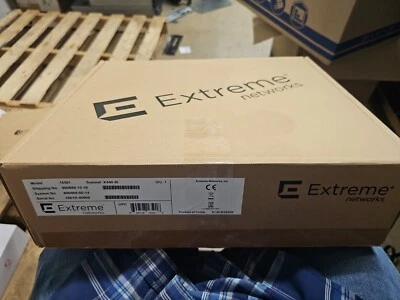 Extreme Networks Management Switch 16501 Summit X440-8t, 8 Port, 4 SFP L3 - Image 1 of 4