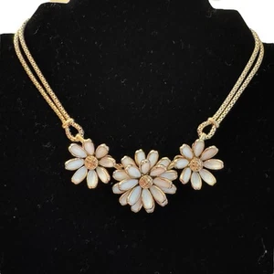 Crown Trifari Poured Milk Glass Daisy Flower Necklace Alfred Philippe VTG 1950s - Picture 1 of 10