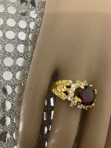 Halo Granate Rojo Regalo Tono Dorado Talla 7 - Imagen 1 de 4