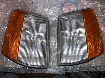PAR DE LUCES DE ESTACIONAMIENTO ESQUINERAS JEEP GRAND CHEROKEE LENTE INTERMITENTE 93 - 98 Foto 1 de 2