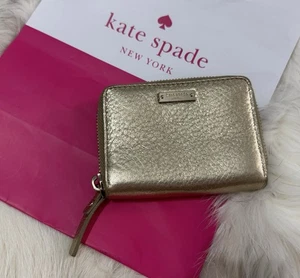 KATE SPADE NUEVO Cartera Pequeña de Cuero Guijarro con Cremallera Dorada 4.5" X 3.5" $245 - Imagen 1 de 12