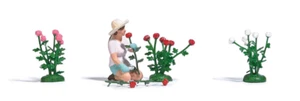 Busch 7878 Women Cutting Roses And Rose Bushes HO OO Gauge - Picture 1 of 1