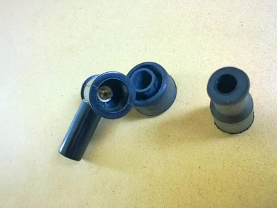 Tapa de bujía con fusible Kawasaki KH KE 100 125 250 G7 G3 F5 Trail W1 KM100 ATV Foto 1 de 4