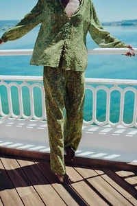 NUEVO CON ETIQUETAS CONJUNTO CAMISA ESTAMPADA ZARA CON HILO METALIZADO Y PANTALÓN ESTAMPADO L - Imagen 1 de 16