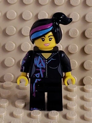 LEGO Minifigure Lucy Wyldstyle tlm099 magenta lined NO HOODIE - LEGO Movie 2 - Image 1 of 3
