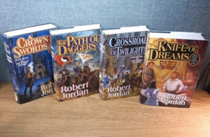 LOT Robert Jordan WHEEL OF TIME Crown Swords Path Daggers Crossroads Knife Dream - Foto 1 di 8