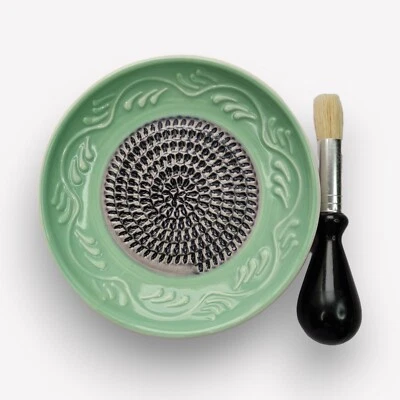 Keramikreibe Knoblauchreibe Ingwerreibe Muskatreibe Käsereibe mit Pinsel gratis - Bild 1 von 4