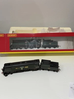 Hornby 00 Steam Locomotive BR 4-6-2 Green West Country Class - Image 1 of 2