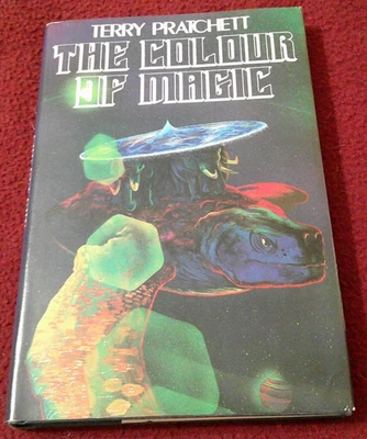 The Colour of Magic by Terry Pratchett (1983, HC) first Discworld novel US BCE Foto 1 de 3