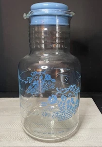 Vintage Pyrex Blue Cornflower Carafe/Pitcher 2 qt/2L 7520 With Blue Lid - Picture 1 of 8