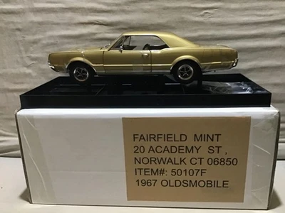 OLDS 442 1967 ORO PLYMOUTH OLDSMOBILE 50107F 1/18 HIGHWAY 61 FAIRFIELD COMO NUEVO BLANCO Foto 1 de 4