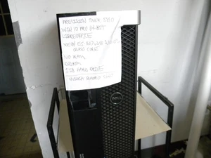 Dell Precision T5810 5810 1TB HDD, Xeon E5-1607, 3.10GHz, no Ram, K620, WIN 10P - Picture 1 of 6