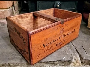 Veuve Clitquot Champagne Scatola Cerata in Legno con Manico 35 cm Stile Vintage Nuova - Foto 1 di 2