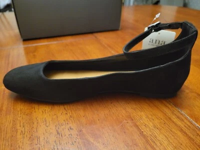 Nuevo con caja JCPenney a.n.a. Zapatos planos de gamuza negros Kearny con correa al tobillo para mujer Foto 1 de 4