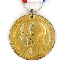Coronation King Edward VII 1902 medal medallion gilt metal antique royal #1