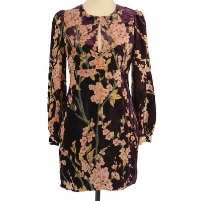 Mini Vestido Adelyn Rae Terciopelo Floral Manga Larga Talla Pequeña Femenino Romántico Foto 1 de 4