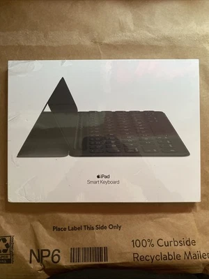 Genuine Apple iPad Pro (10.5-inch) Smart Keyboard A1829 / MX3L2LL/A / New - Image 1 of 2