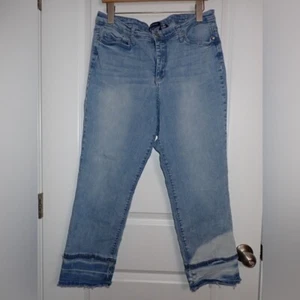 Bandolino Millie Ankle Raw Hem Distressed Light Wash Jeans Women's size 16 - Picture 1 of 9