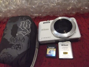 Nikon COOLPIX S7000 16.0MP 20x Wi-Fi Digital Camera - White - Picture 1 of 17