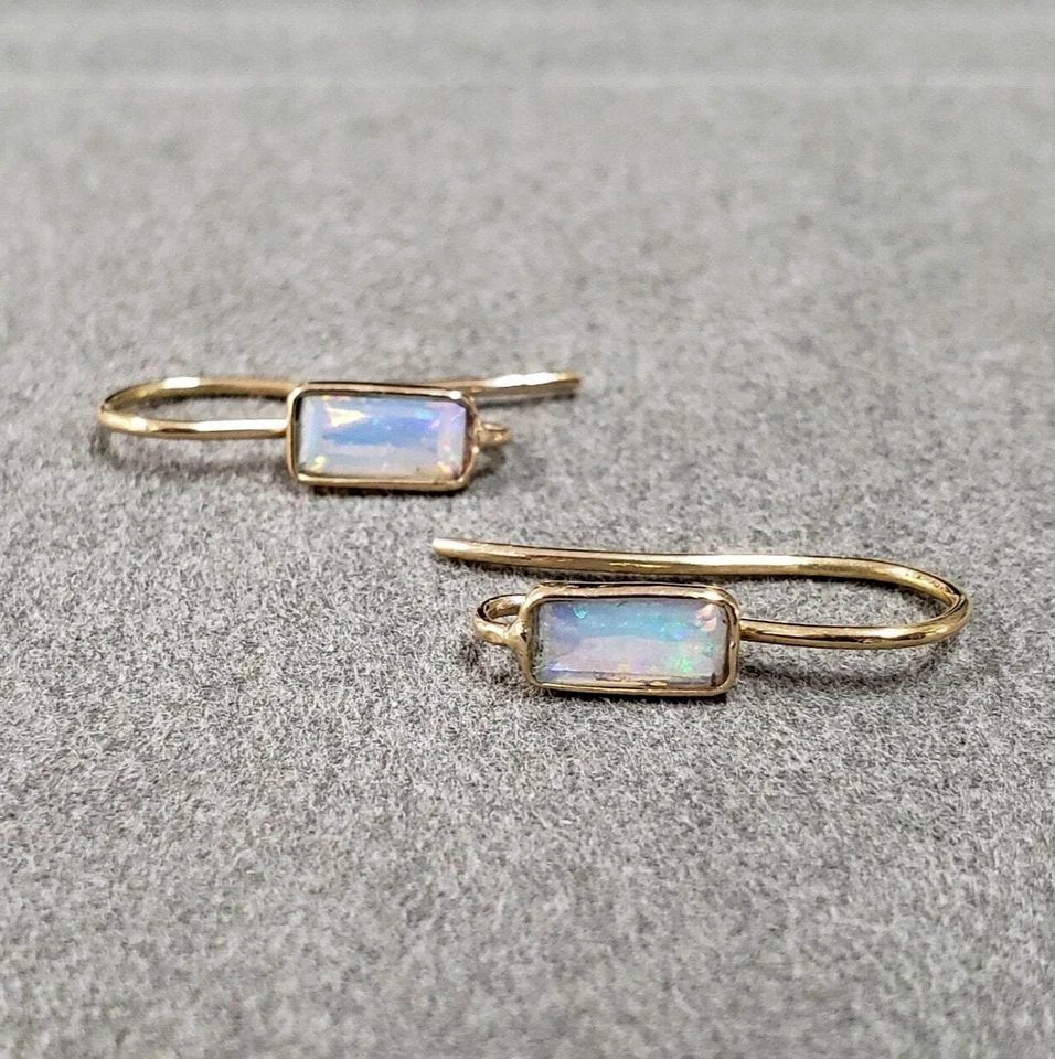 Pendientes de oro macizo de 18k ópalo etíope hechos a mano con espiga de oreja gancho pendiente Foto 1 de 4