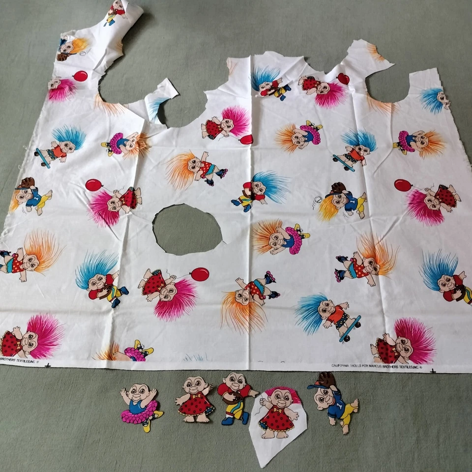 Apliques de tela de costura de colección Marcus Bros California Trolls blanco rosa intenso  Foto 1 de 4