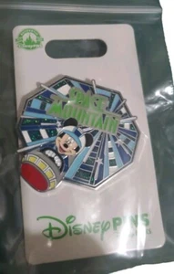 Disney Parks Mickey Mouse Riding Space Mountain Magic Kingdom Attraction Pin - Bild 1 von 4