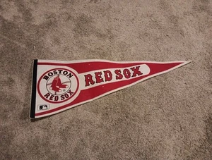 VINTAGE BOSTON REDSOX FELT PENNANT MLB BASEBALL FENWAY DECOR - Picture 1 of 3