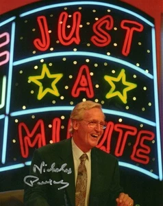 Television Autograph: NICHOLAS PARSONS (Just A Minute) Signed Photo - Imagen 1 de 1