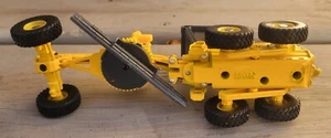 2005 NEW HOLLAND 1/64 Scale Diecast Construction Road Grader RG200B - Ford NH - Picture 1 of 6