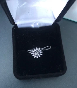 Neu mit Etikett duftender Schmuck schwarzfarben MONDBLUMEN violetter Kristall Ring Größe 7 - Bild 1 von 3