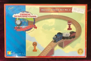BNIB! Britt Allcroft Thomas Tank Engine & Friends Wooden Instant System Set No 2 - Picture 1 of 6