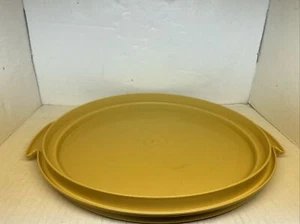 Tupperware Cake 684 Base Only Harvest Gold - Picture 1 of 3